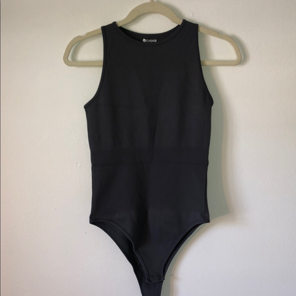 OQQ Women’s Gray Ribbed Sleeveless Bodysuit Snap Closure Large